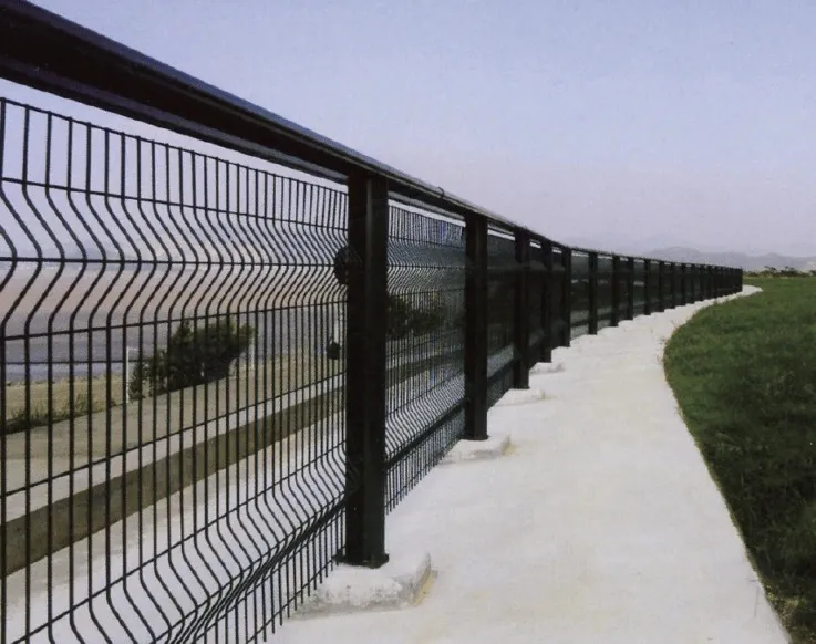 Heavy-duty guard rail fence for industrial protection and traffic control